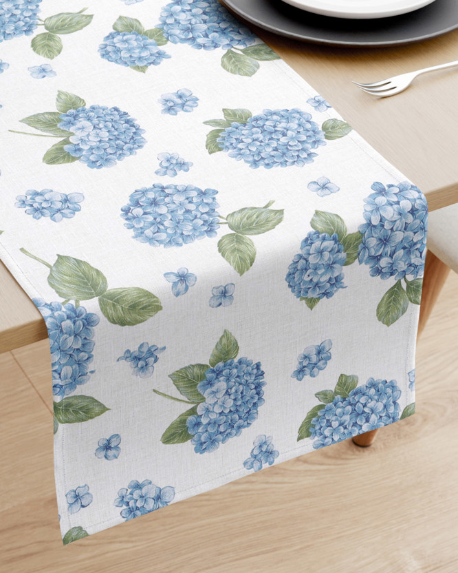 Běhoun na stůl Loneta - modré květy hortenzie