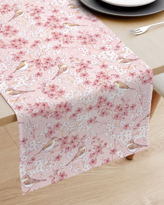 Běhoun na stůl 100% bavlněné plátno - ptáčci v růžové zahradě