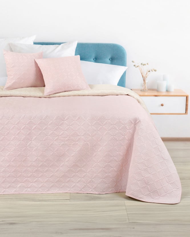 Přehoz na postel - ornamenty na růžovo-krémovém