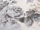 Dekorační závěs LONETA - vzor velké šedé růže