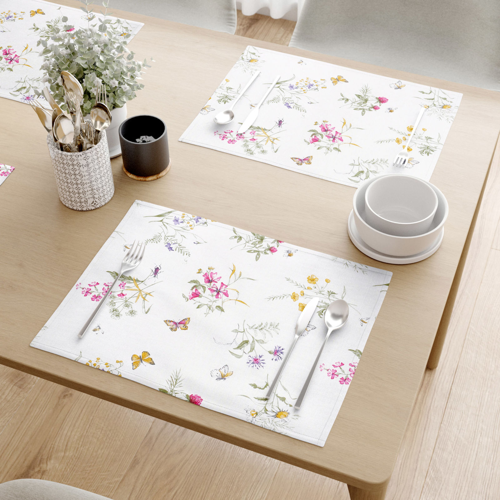 Prostírání na stůl 100% bavlněné plátno - barevné luční květiny na bílém - sada 2ks