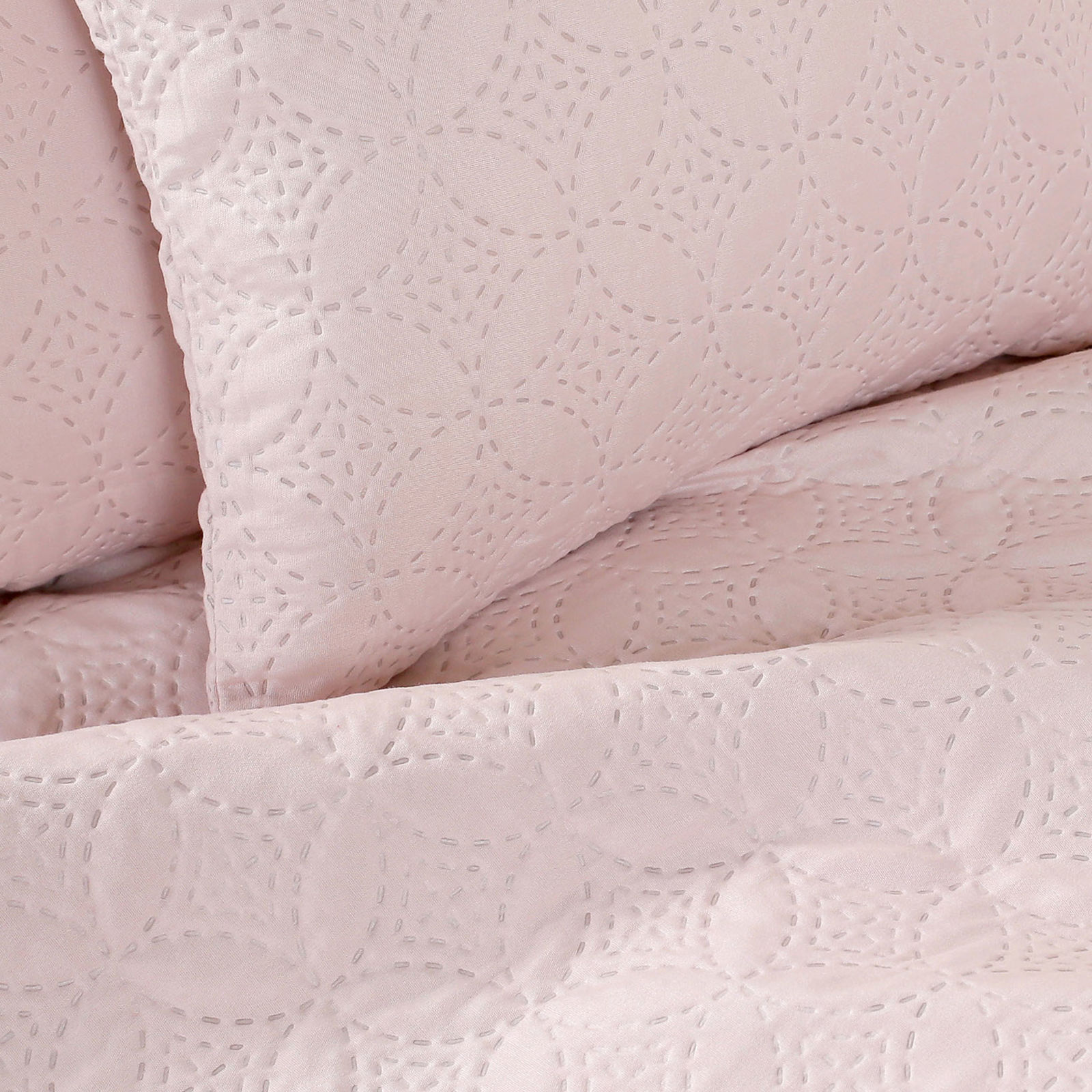 Přehoz na postel - ornamenty na růžovo-krémovém