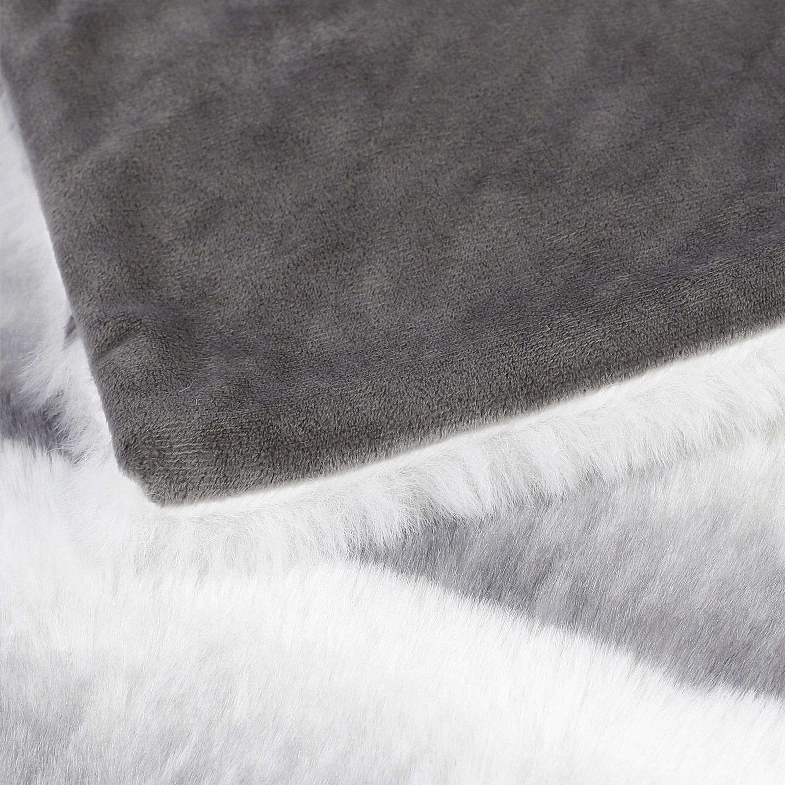 Luxusní deka z mikrovlákna - šedé pruhy