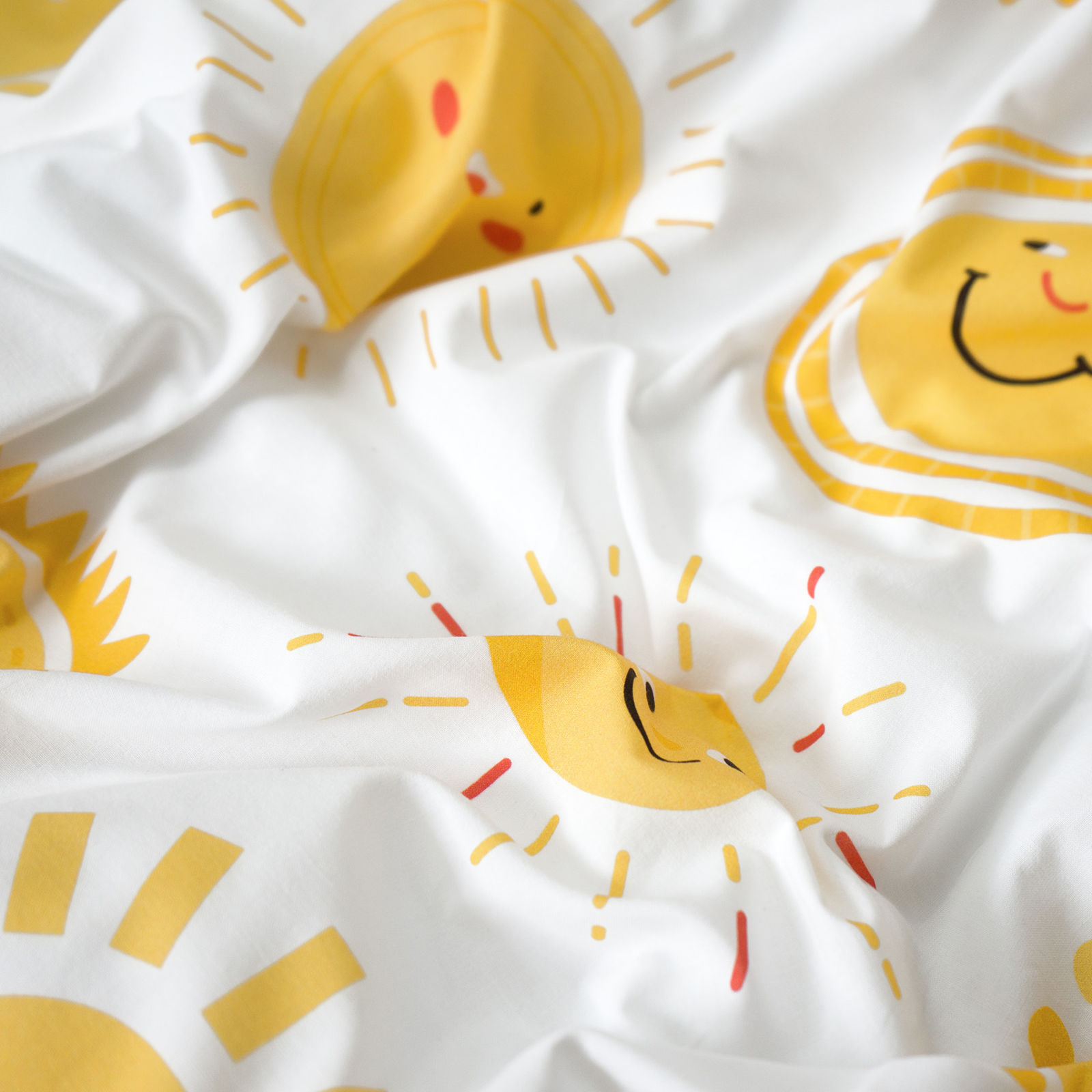 Dětské bavlněné povlečení - usměvavá sluníčka