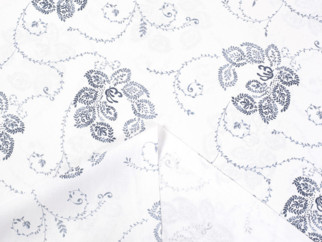 Bavlněný závěs - vzor tmavě modré květované ornamenty na bílém