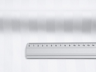 Damašek Atlas Gradl - bílé proužky se saténovým leskem - metráž š. 140 cm