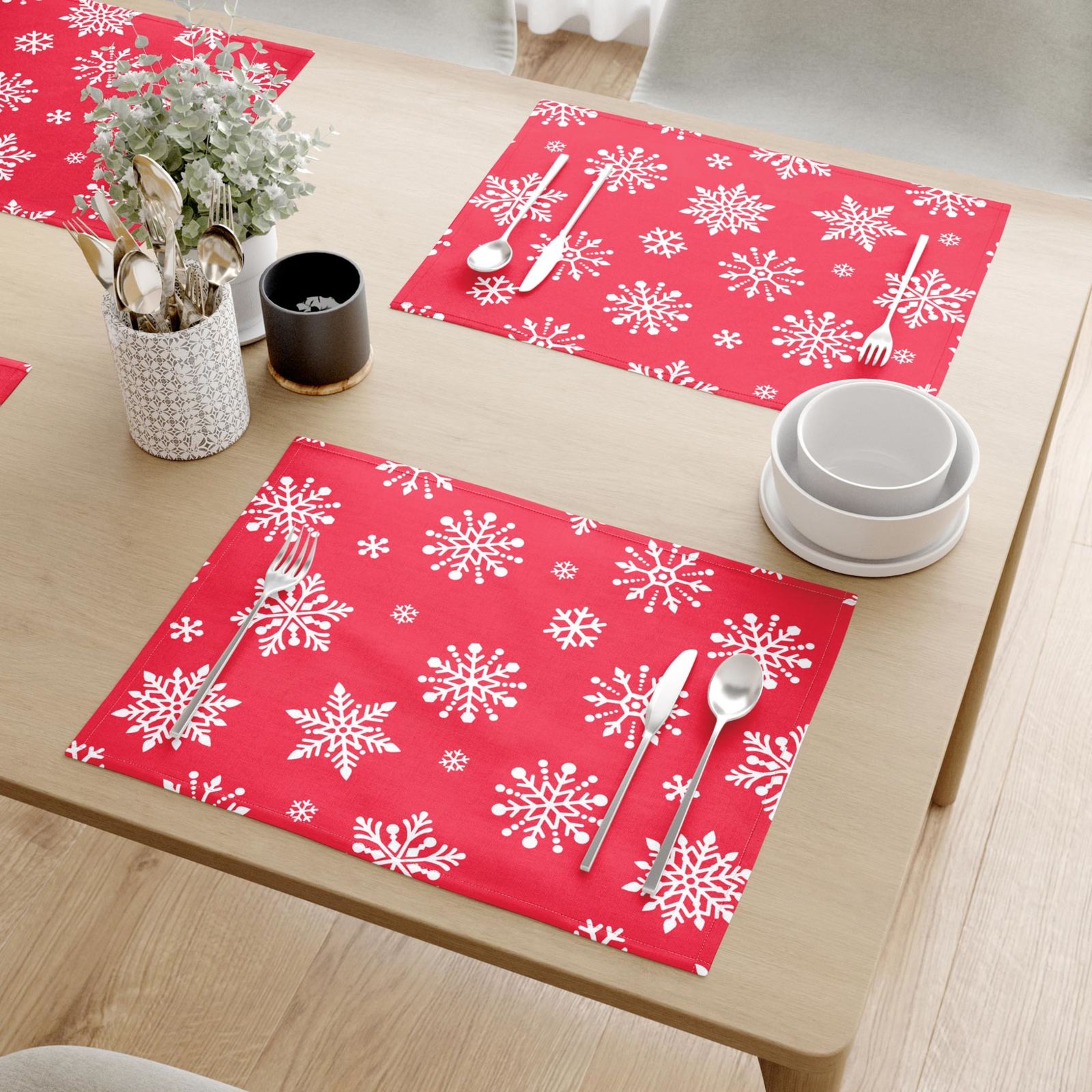 Vánoční prostírání na stůl 100% bavlněné plátno - vločky na zářivě červeném - sada 2ks