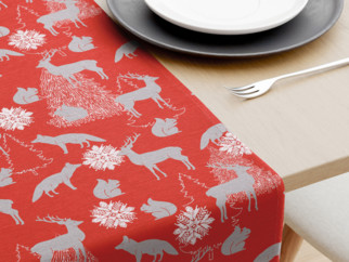 Vánoční dekorační běhoun na stůl - vzor vánoční zvířátka na červeném