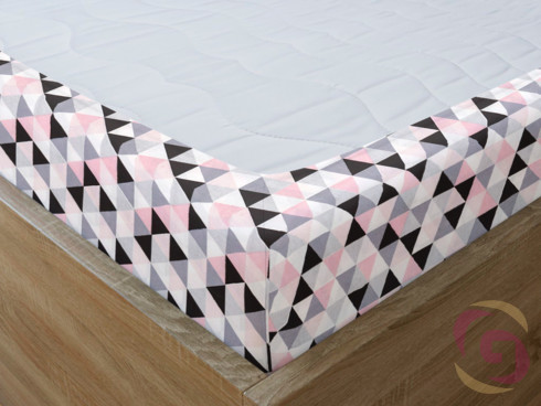 Bavlněné napínací prostěradlo - vzor růžové a šedé trojúhelníky