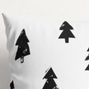 Vánoční bavlněný povlak na polštář - černé stromečky na bílém
