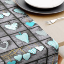 Bavlněný běhoun na stůl - vzor tyrkysová srdce na tmavě šedém