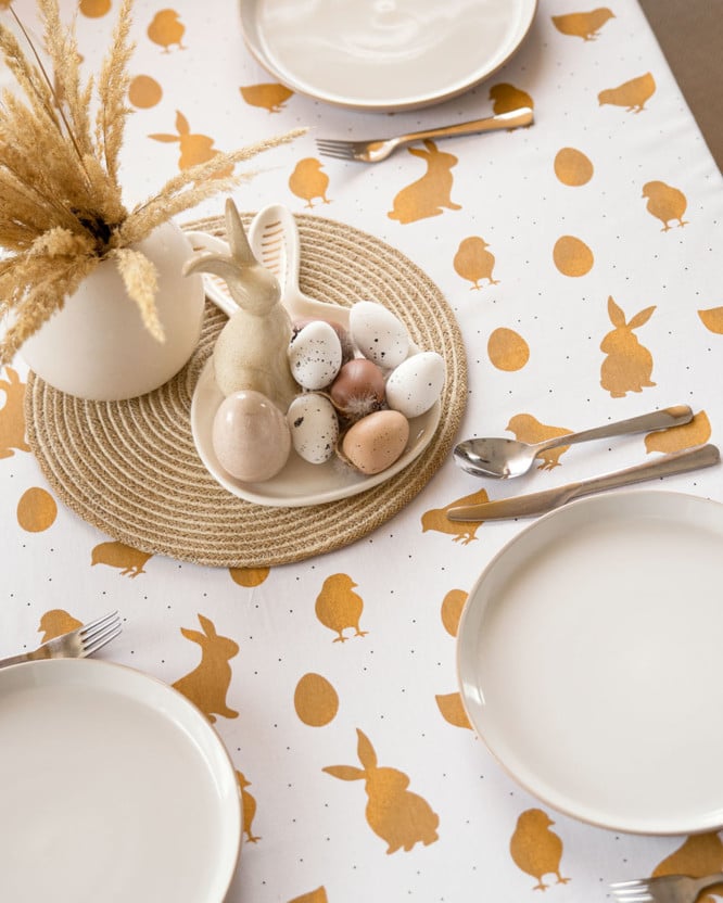Velikonoční hranatý ubrus z pevné bavlny - zlaté symboly Velikonoc
