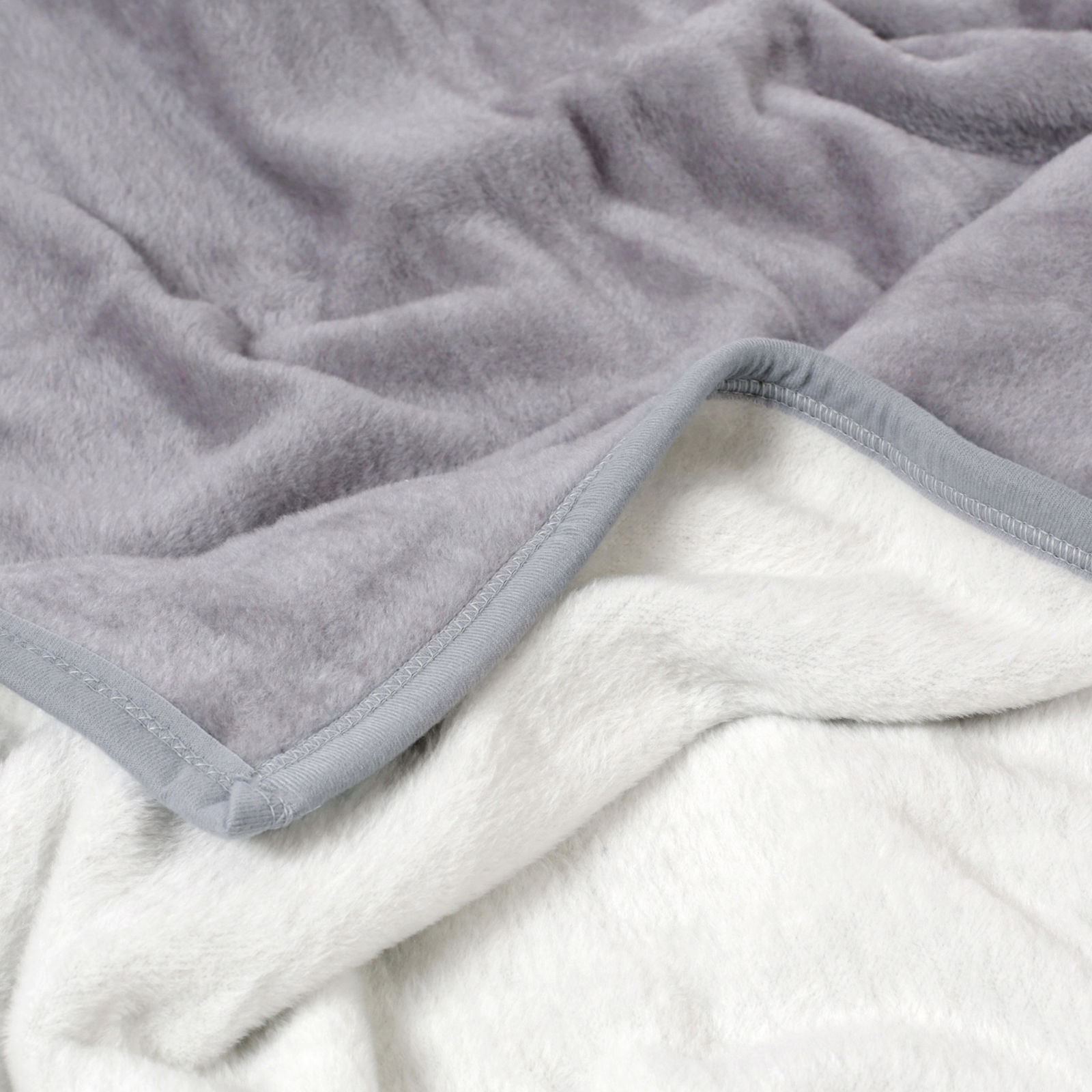Kvalitní česaná deka - šedá/bílá