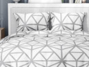 Krepové ložní povlečení Deluxe - vzor 1050 šedé geometrické tvary na bílém