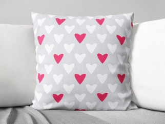 Bavlněný povlak na polštář - vzor růžová srdce na šedém