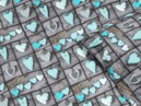 Bavlněné ložní povlečení - vzor 525 tyrkysová srdce na tmavě šedém