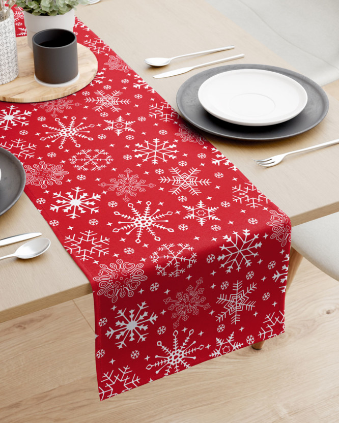 Vánoční běhoun na stůl 100% bavlna - sněhové vločky na červeném