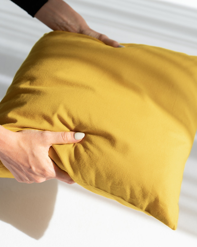 Bavlněný povlak na polštář - medově žlutý