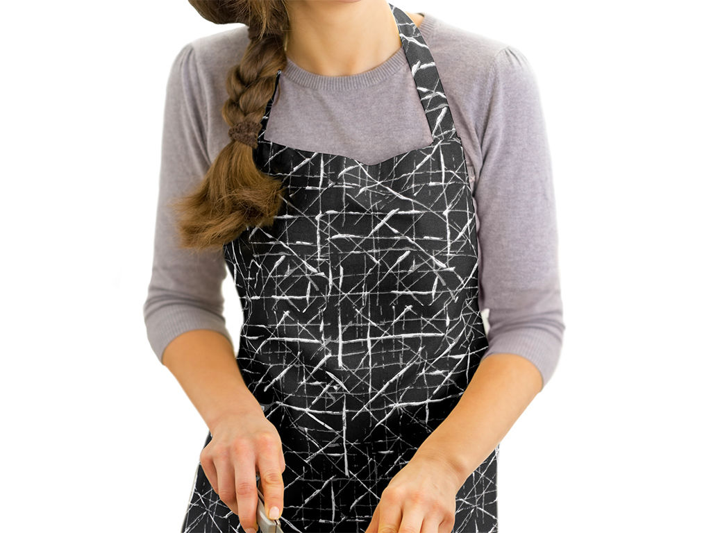 Kuchyňská bavlněná zástěra - designové čáry na černém