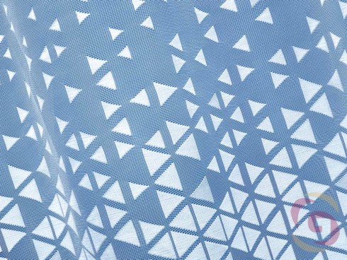 Žakárová záclona vzor geometrické trojúhelníčky - detail 2
